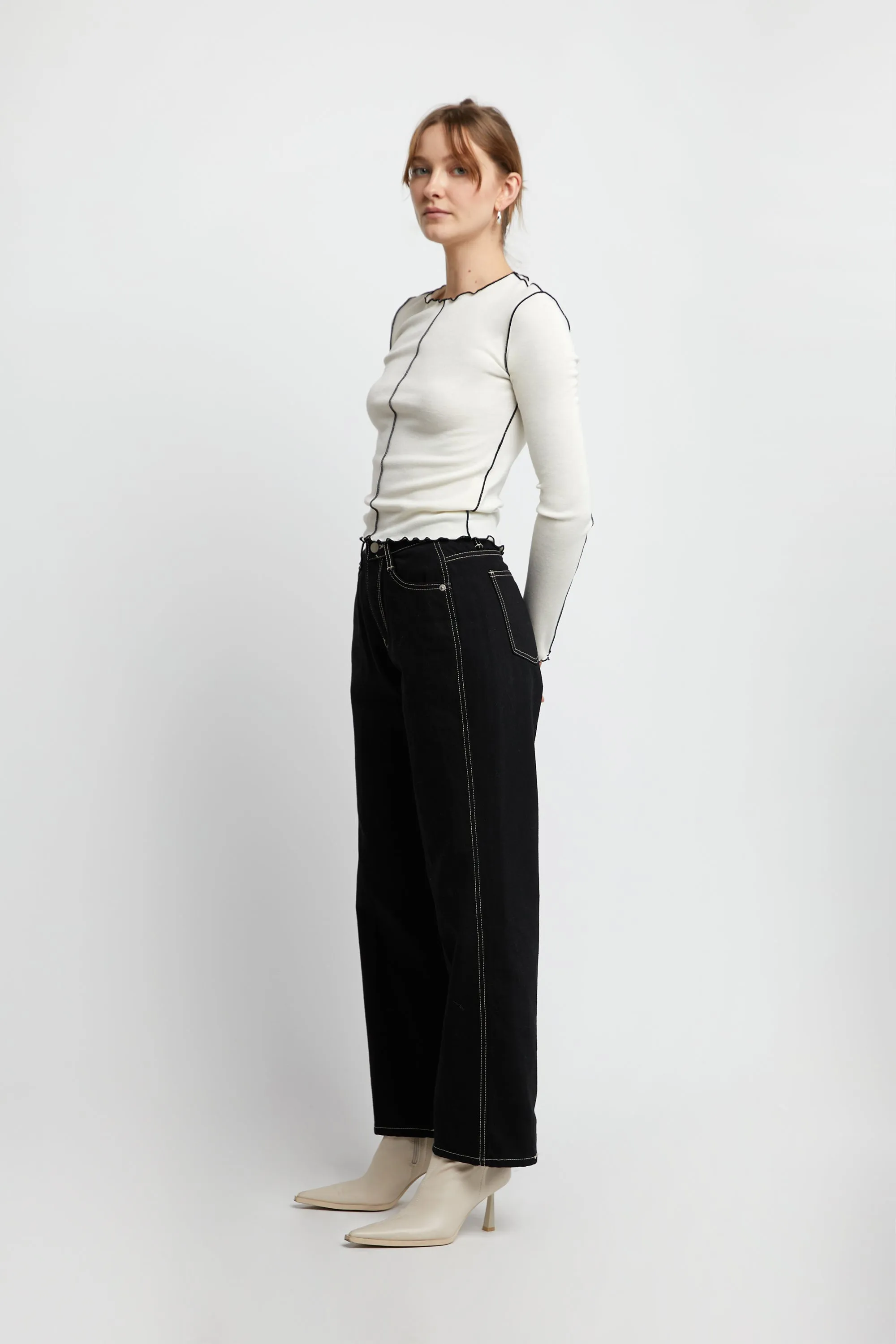 CONTRAST STITCH BLACK JEAN