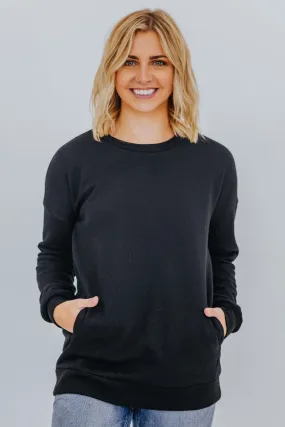 Cozy and Casual Sweatshirt in Black